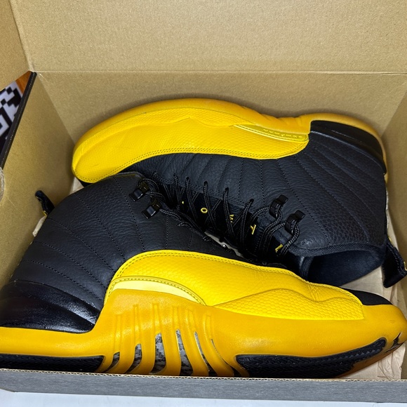 Jordan 12 Retro University Gold Size 12M Pre-loved - Picture 2 of 7